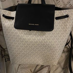 Michael Kors Junie backpack